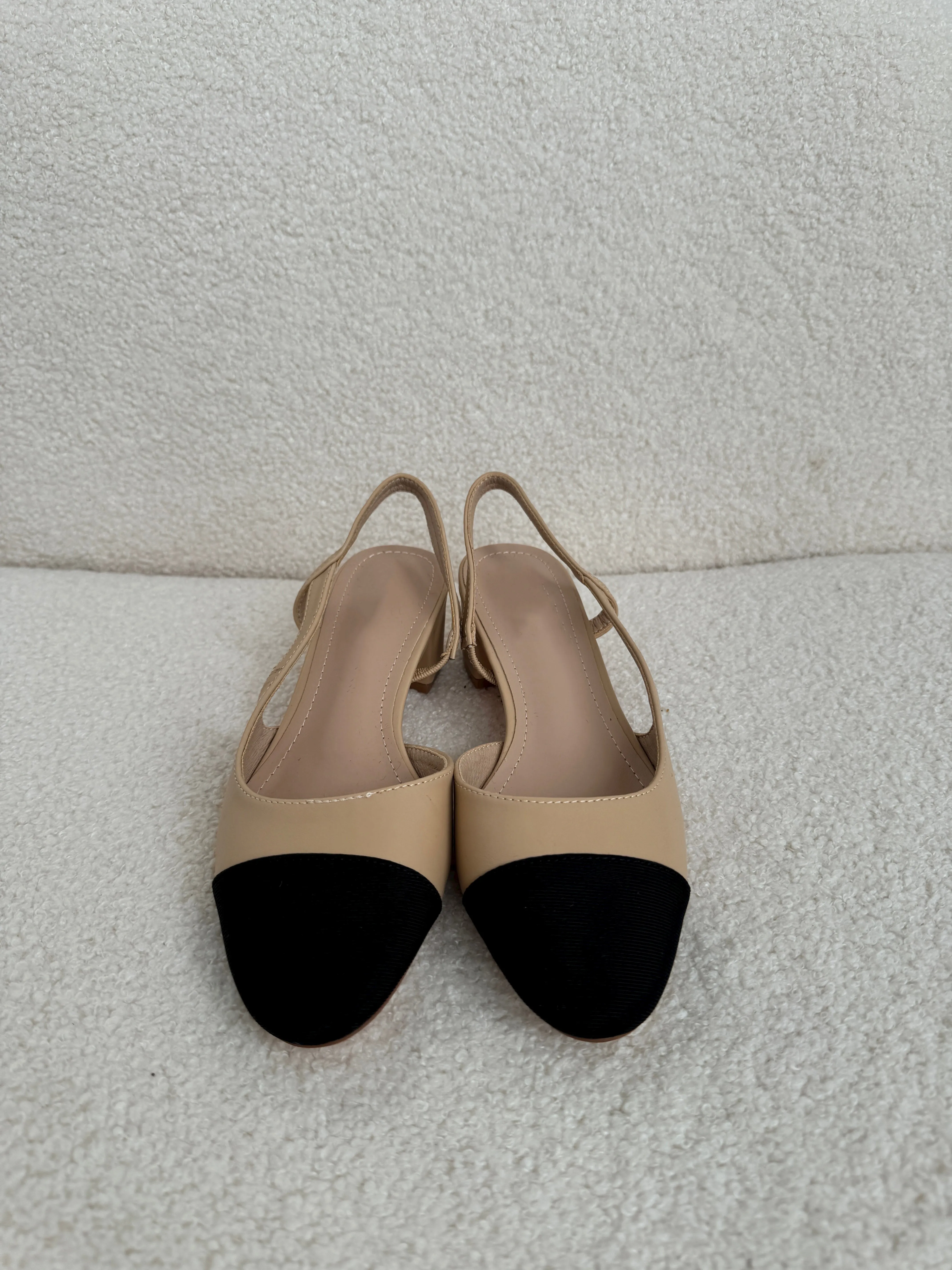 Amor sling back heels in camel/black