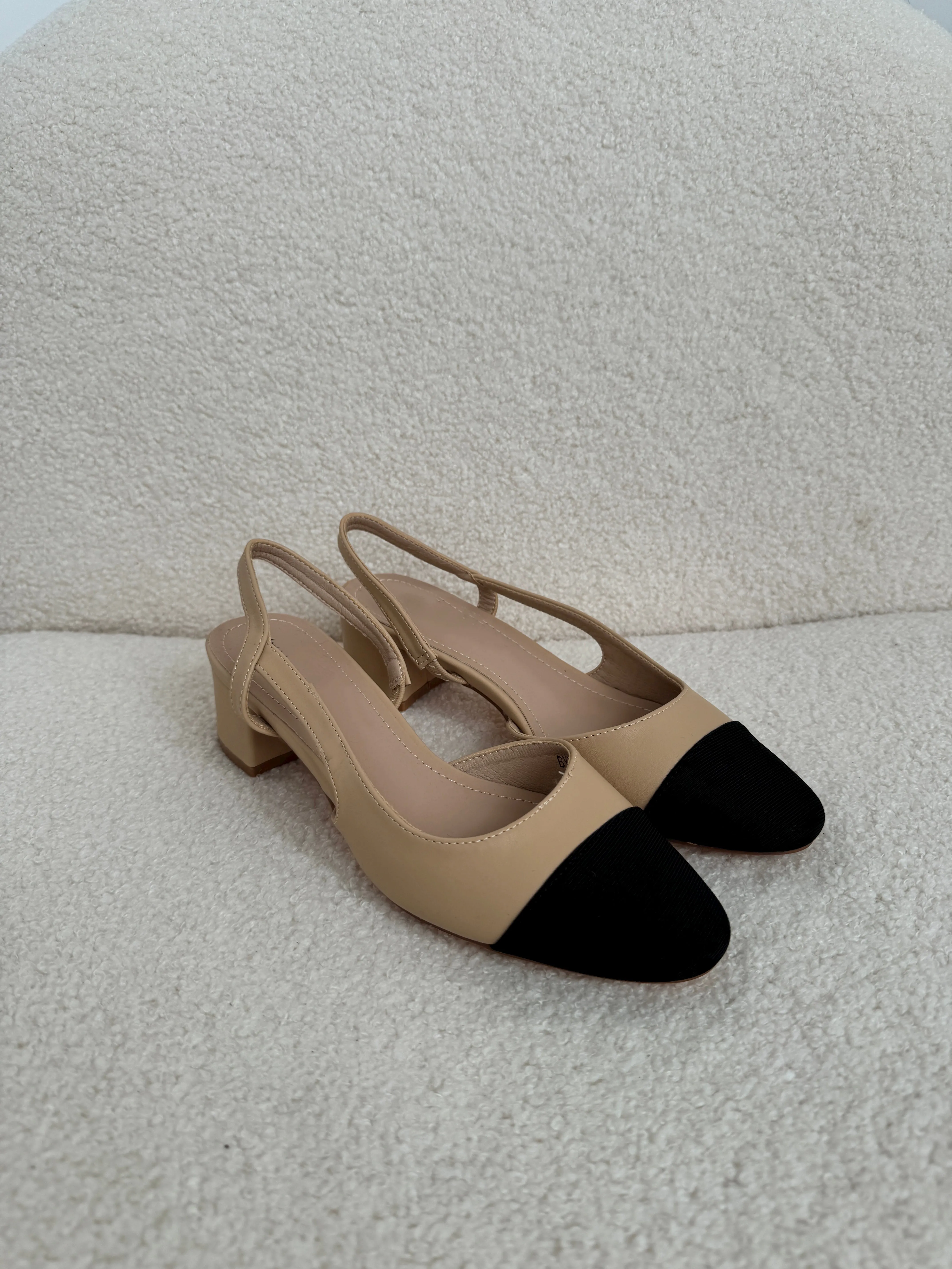 Amor sling back heels in camel/black