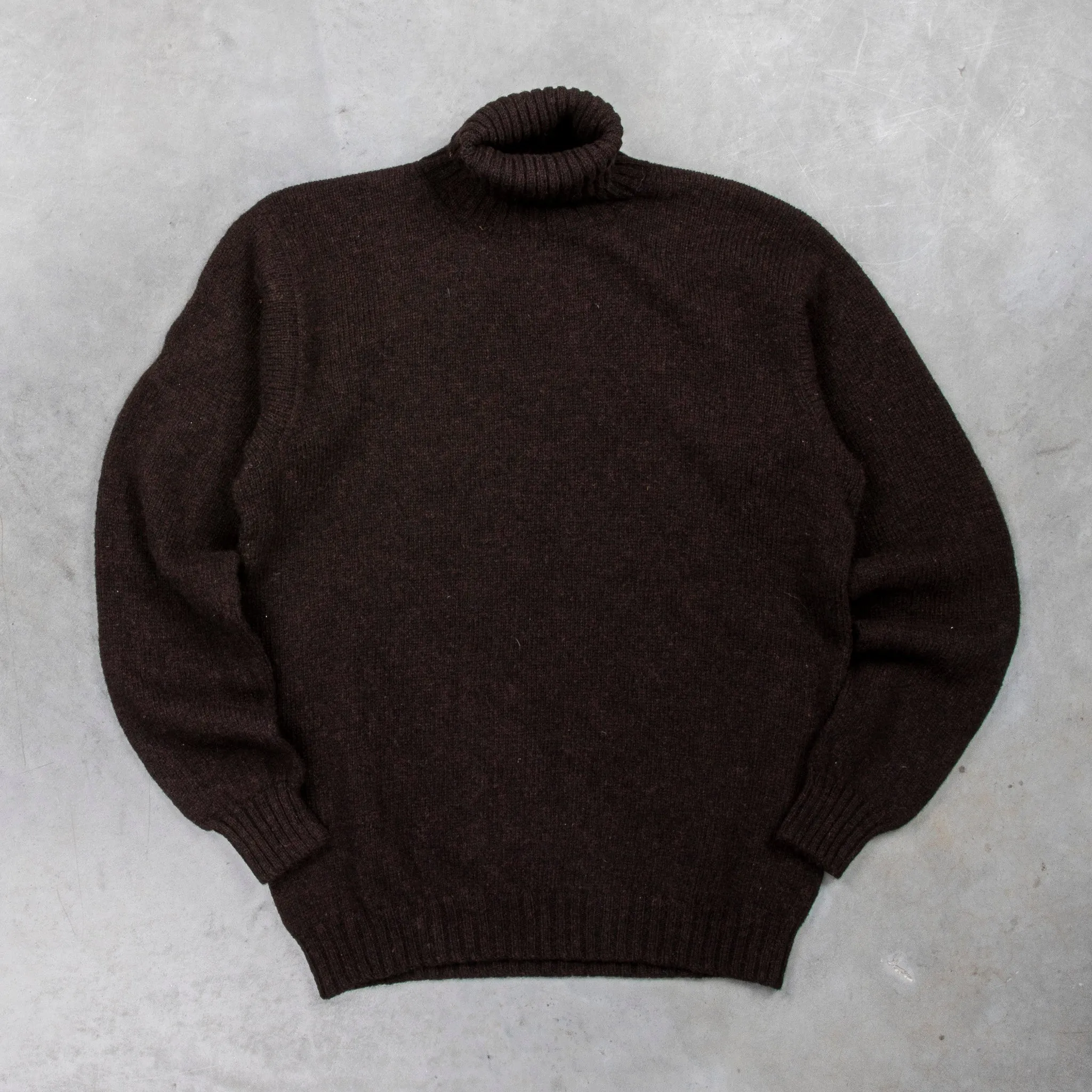 Laurence J. Smith Super Soft Seamless Roll Neck Pullover Dark Oak